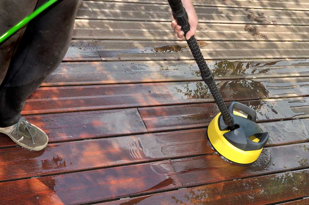 Comment dégriser le bois de vos terrasses